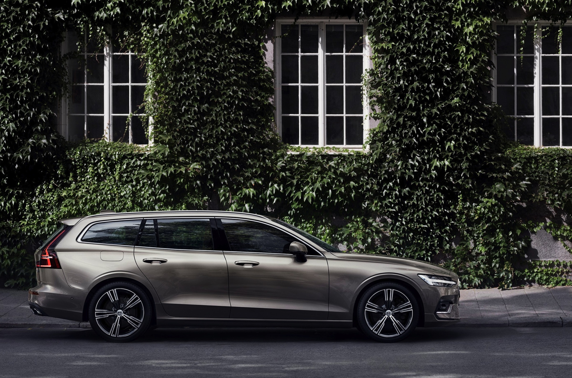 5 lat temu gama Volvo wyglądała jak park jurajski. A teraz?