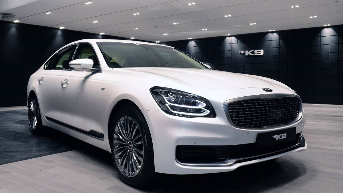2019-Kia-K900-2 