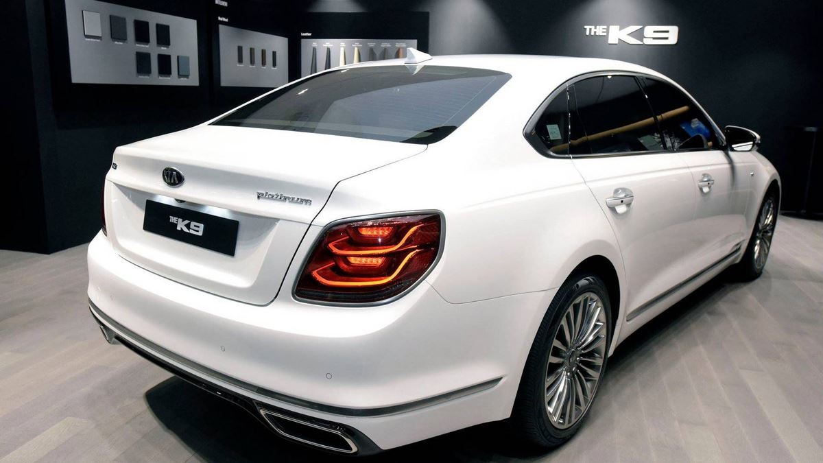 2019-Kia-K900-3 