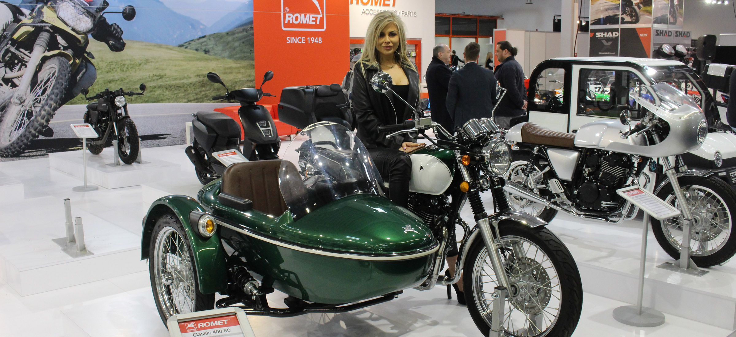 Targi motoryzacyjne, hostessy