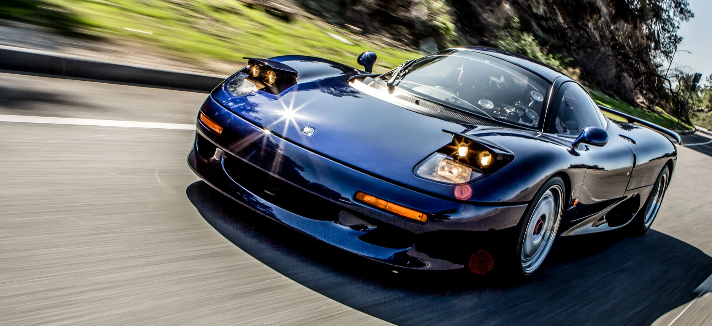 Jaguar XJR-15 - historia niezwykłego modelu brytyjskiej marki