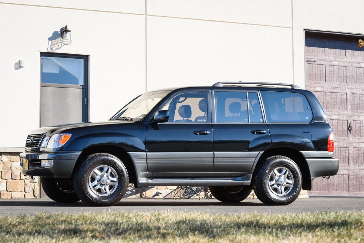 Lexus-LX-1
