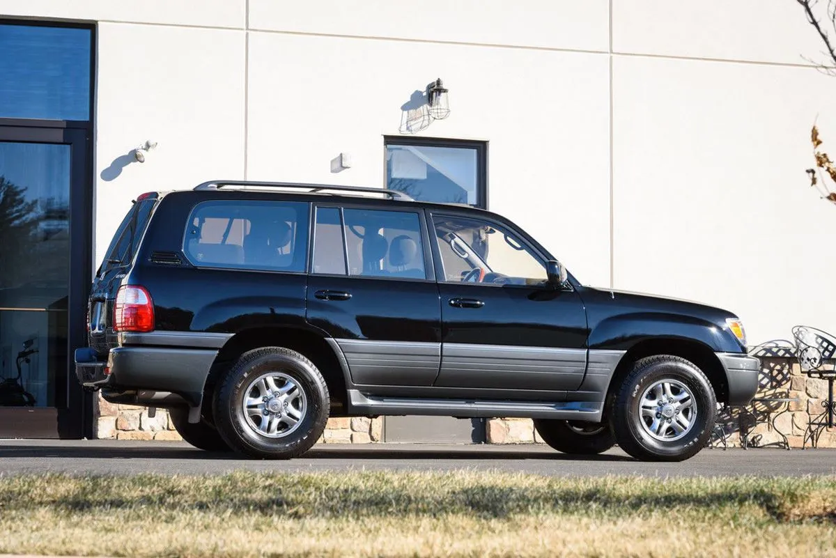 Lexus-LX-2 