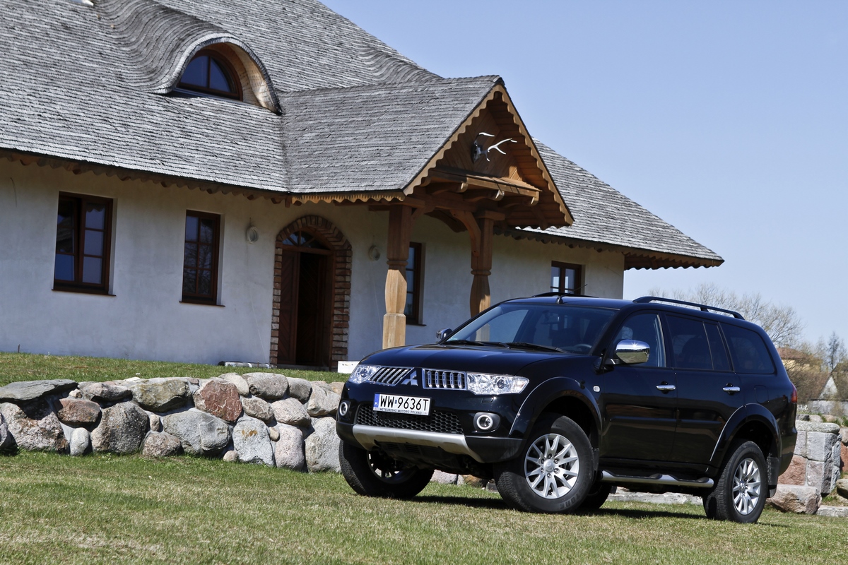 Mitsubishi-Pajero-Sport-II