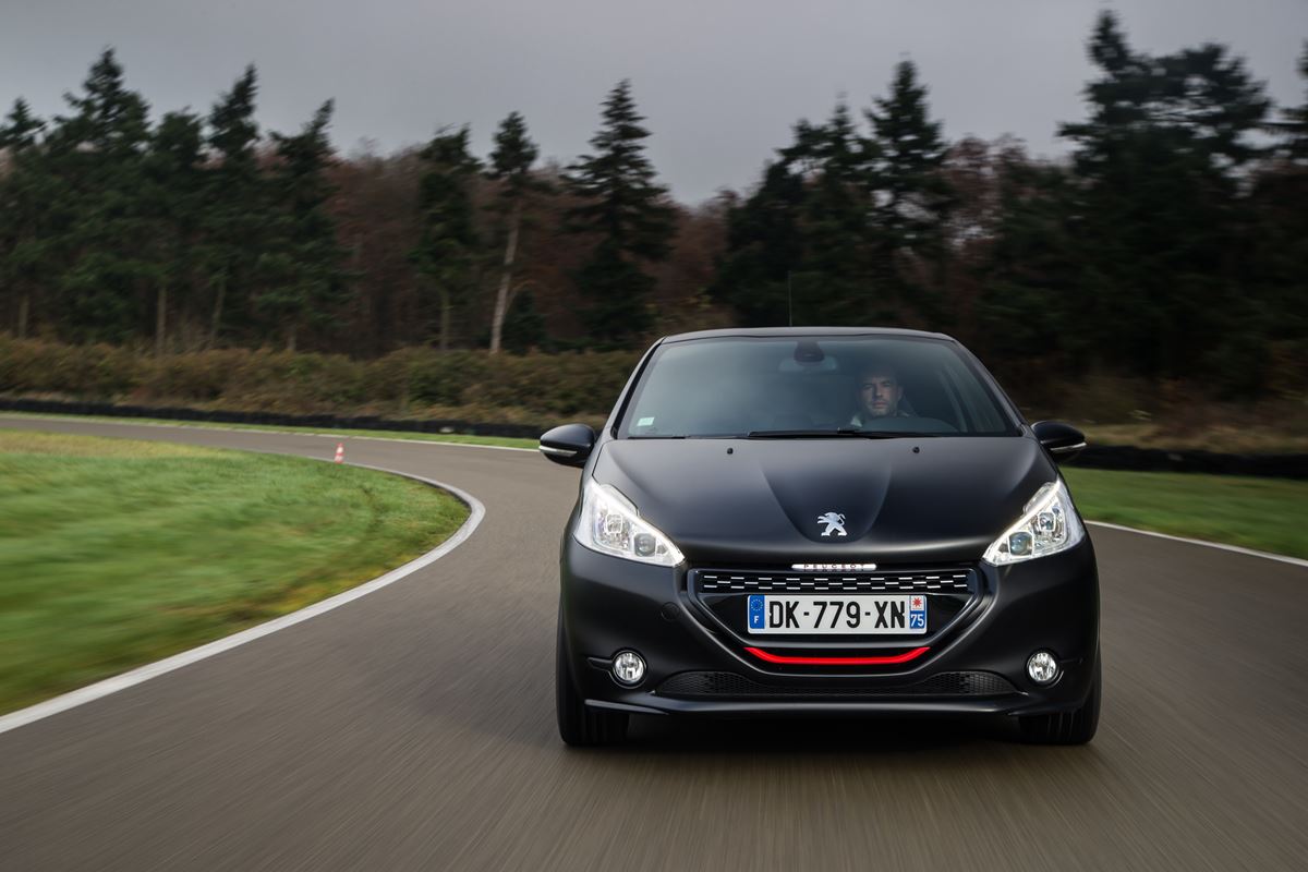 Peugeot-208-GTI