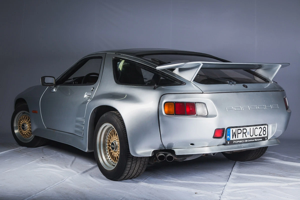 Porsche 928