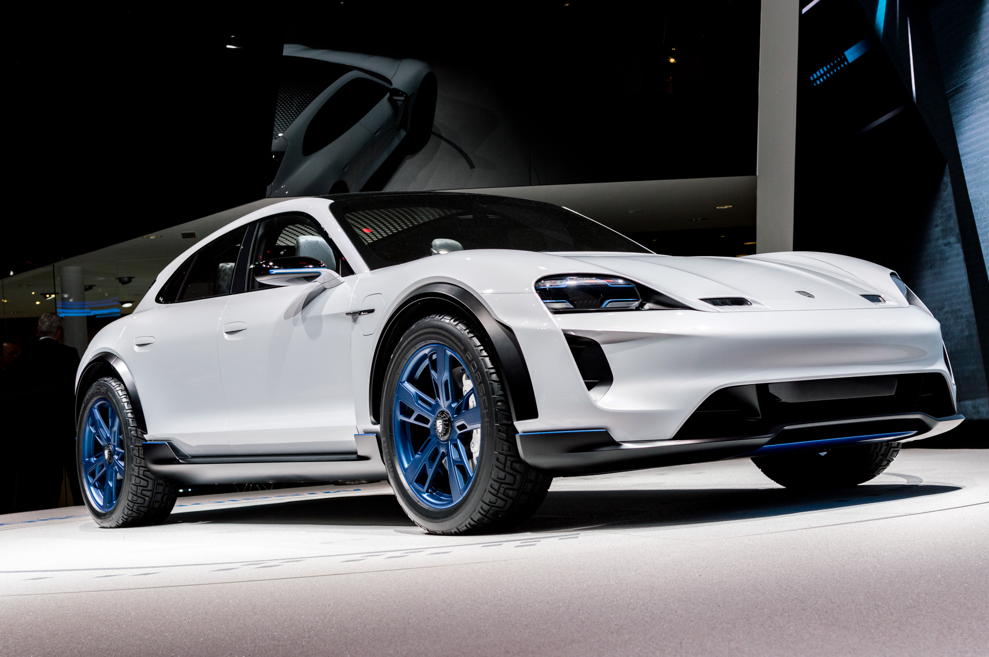 Porsche Mission E Cross Turismo