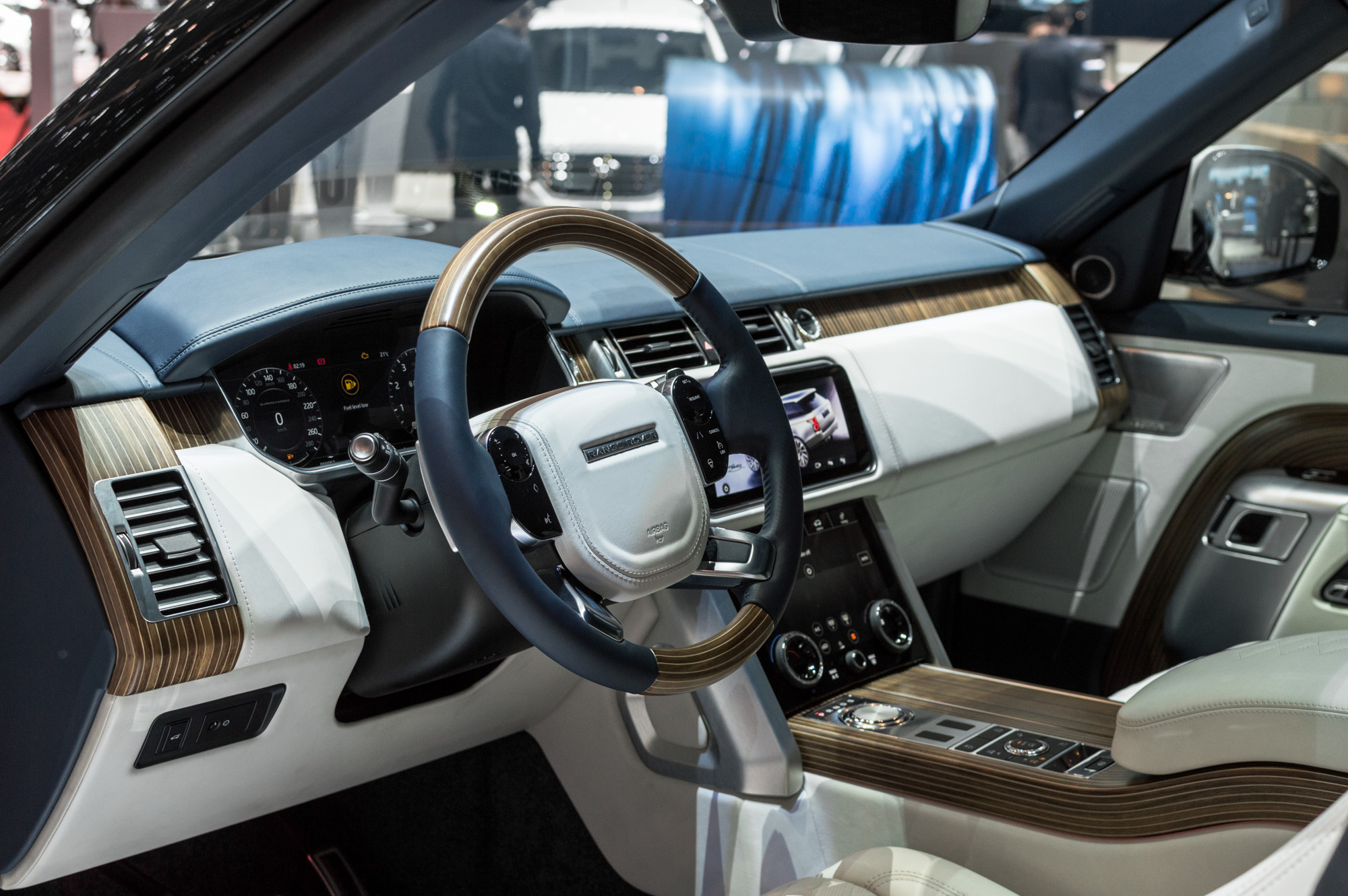 Mercedes Maybach GLS konkurenci 