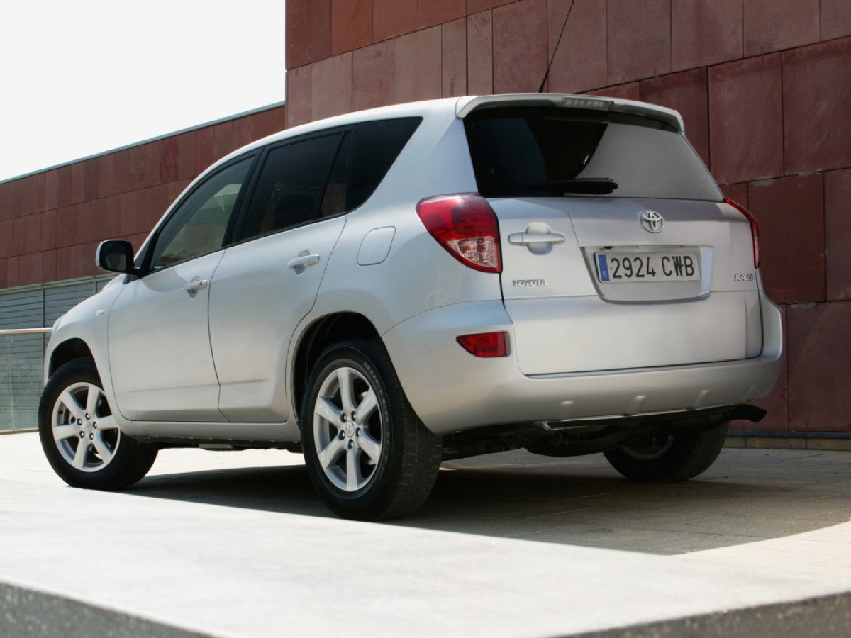 Toyota RAV4 III 