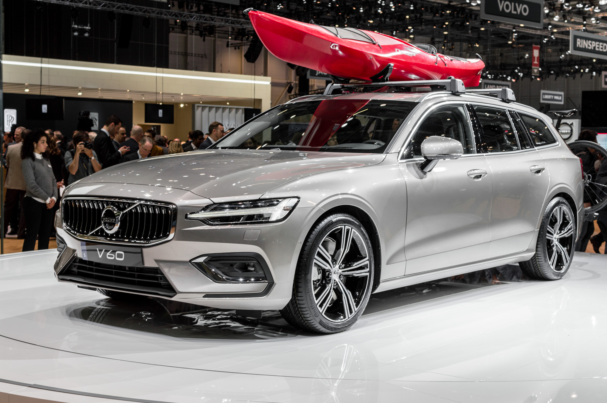 volvo v60 cena 