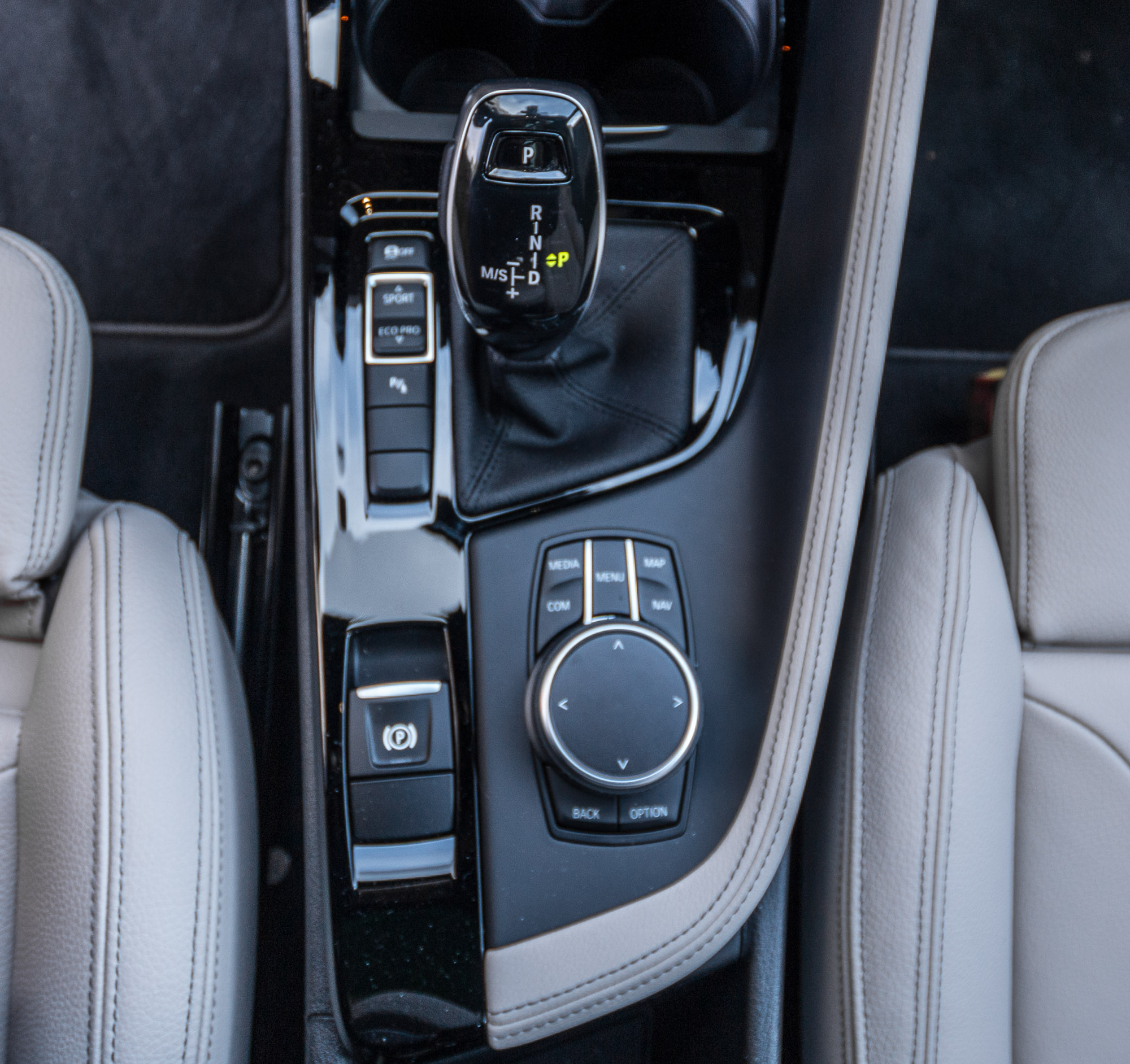 BMW-X2-25
