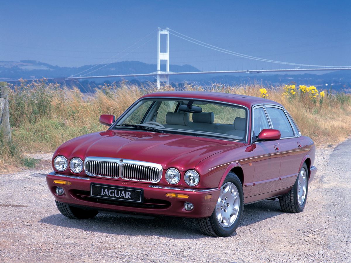 Jaguar-XJ-5