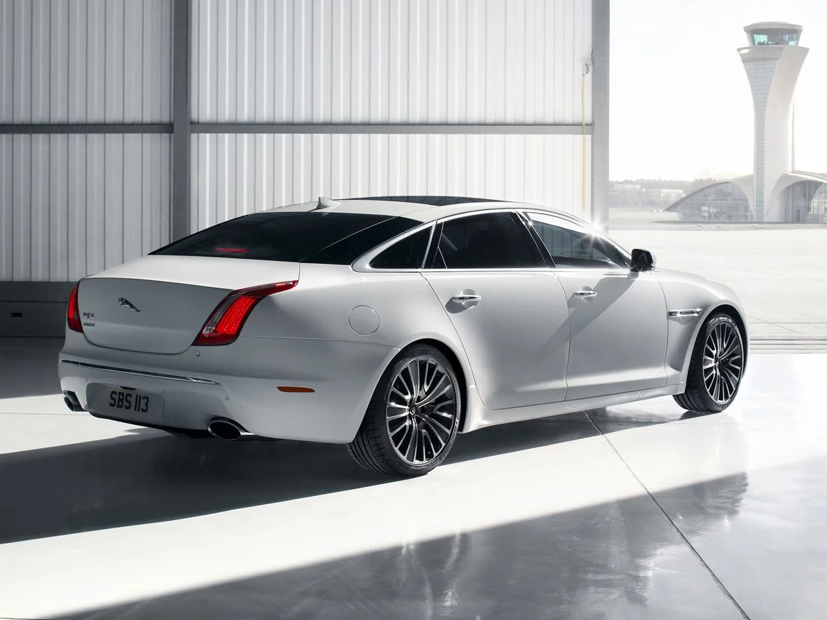Jaguar-Xj-7 