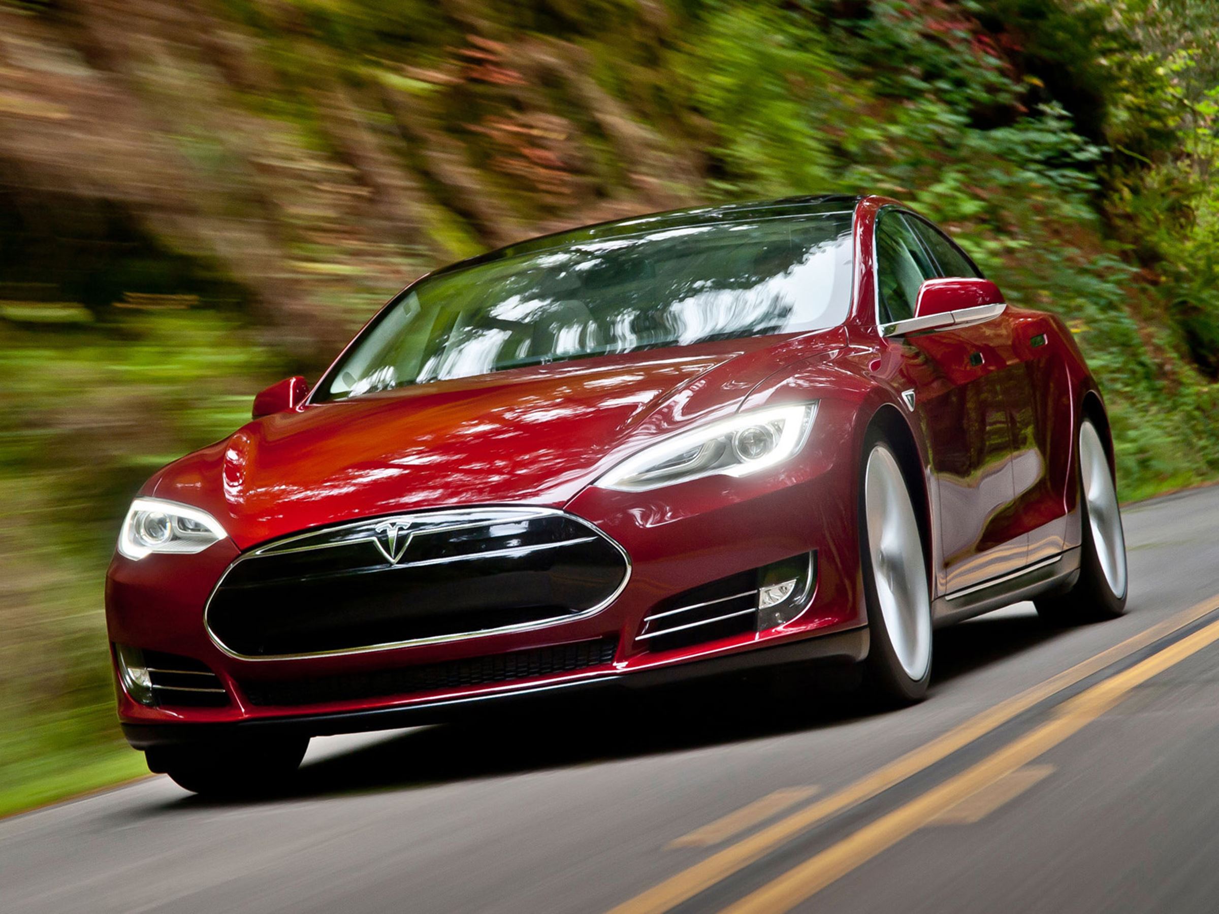 Tesla-Model-S-4
