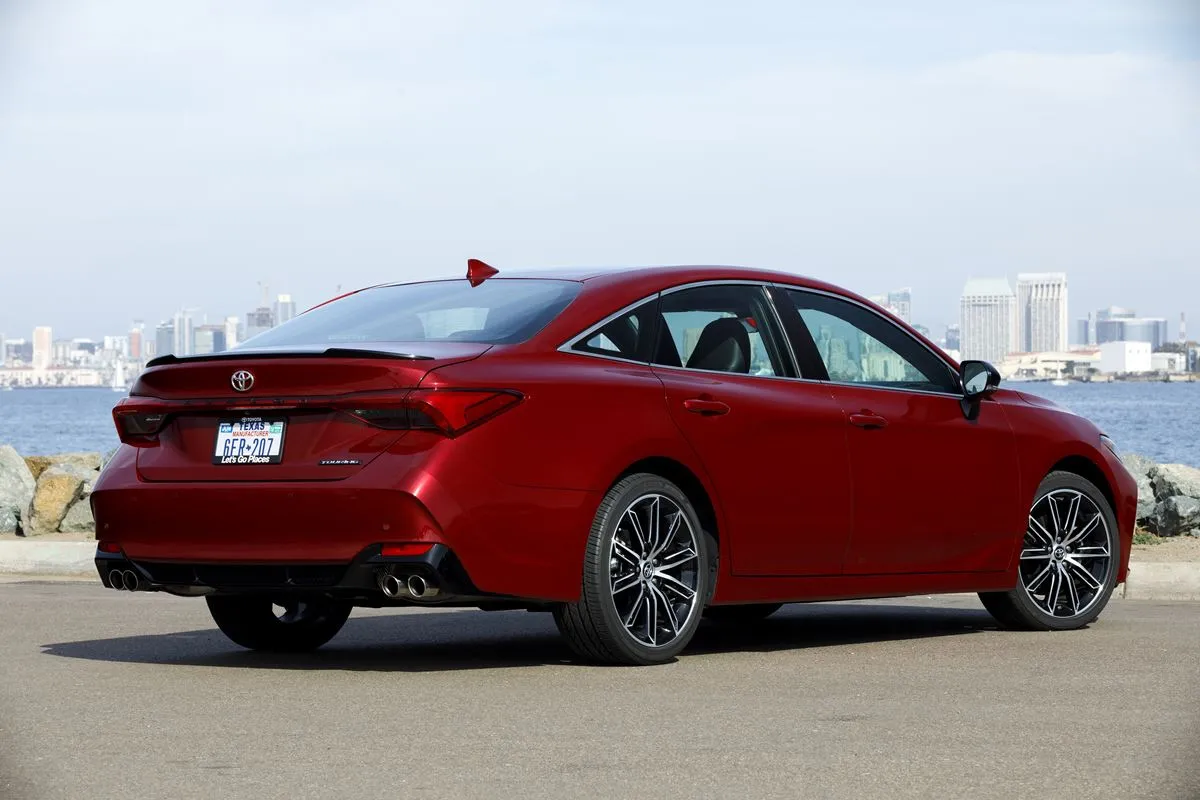 Toyota-Avalon-2019-2