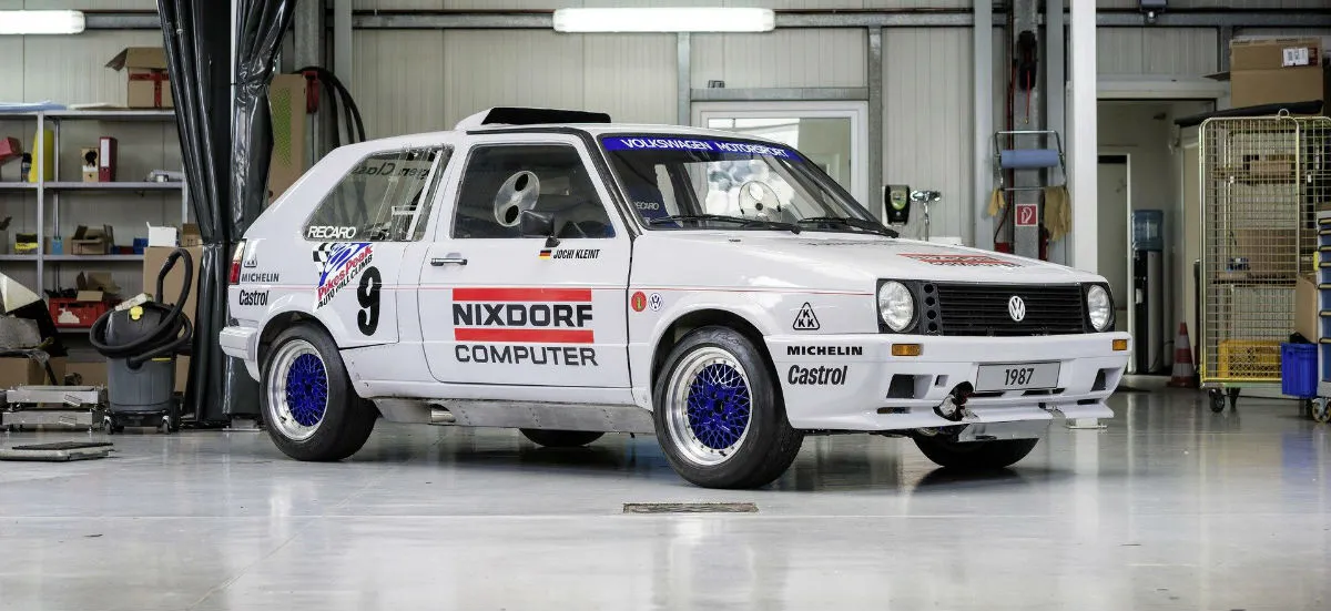 Odrestaurowany VW Golf Pikes Peak z 1987: dwa silniki to akurat tyle, ile potrzeba