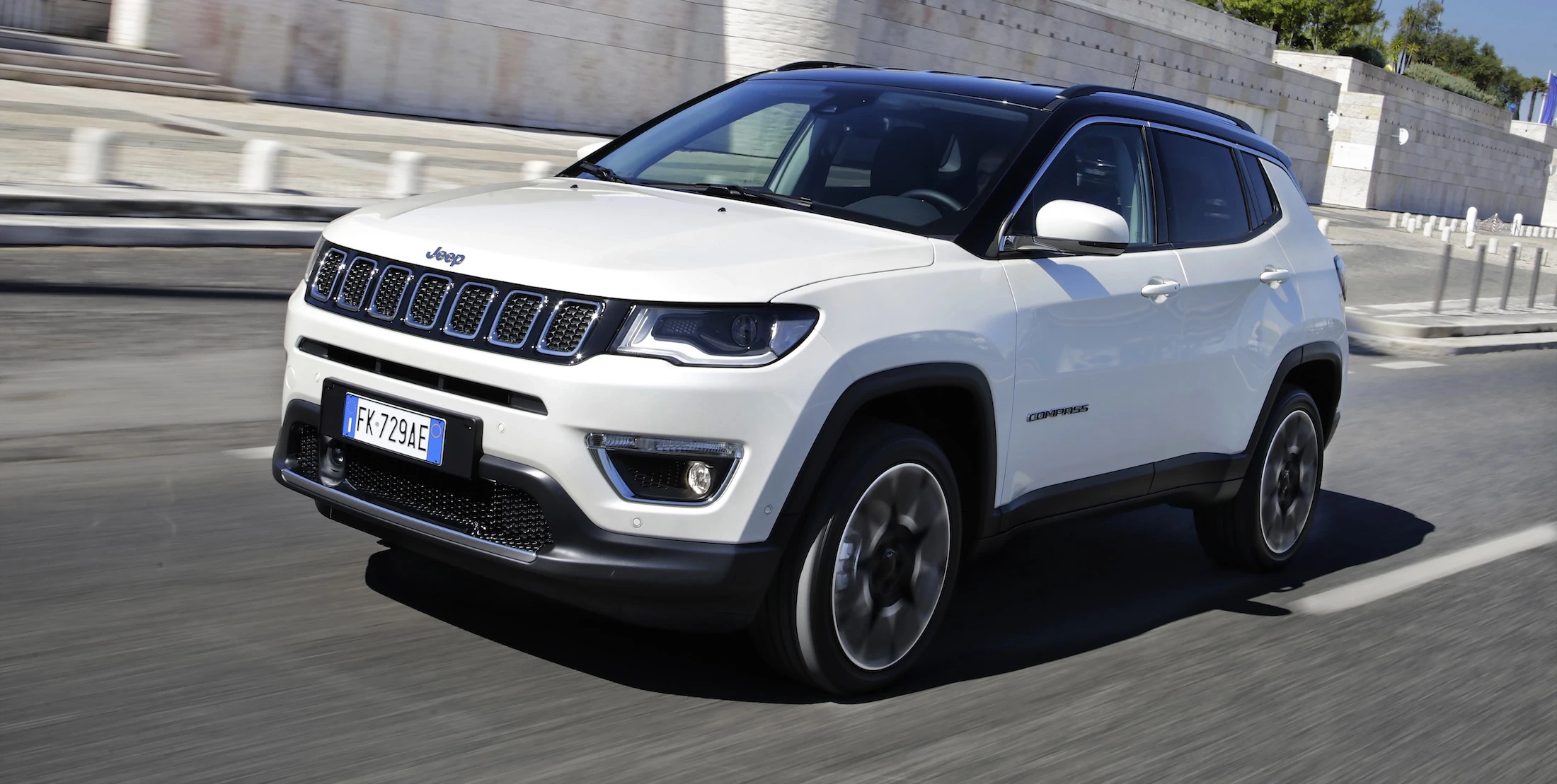 Jeep Compass zdobywa maksymalne pięć gwiazdek w teście bezpieczeństwa EuroNCAP