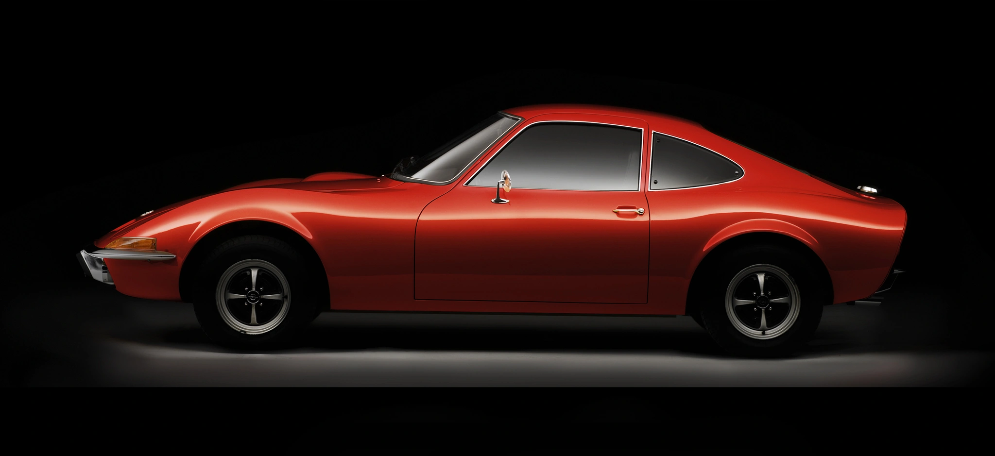 Opel GT kończy 50 lat: od małej Corvette do Daewoo
