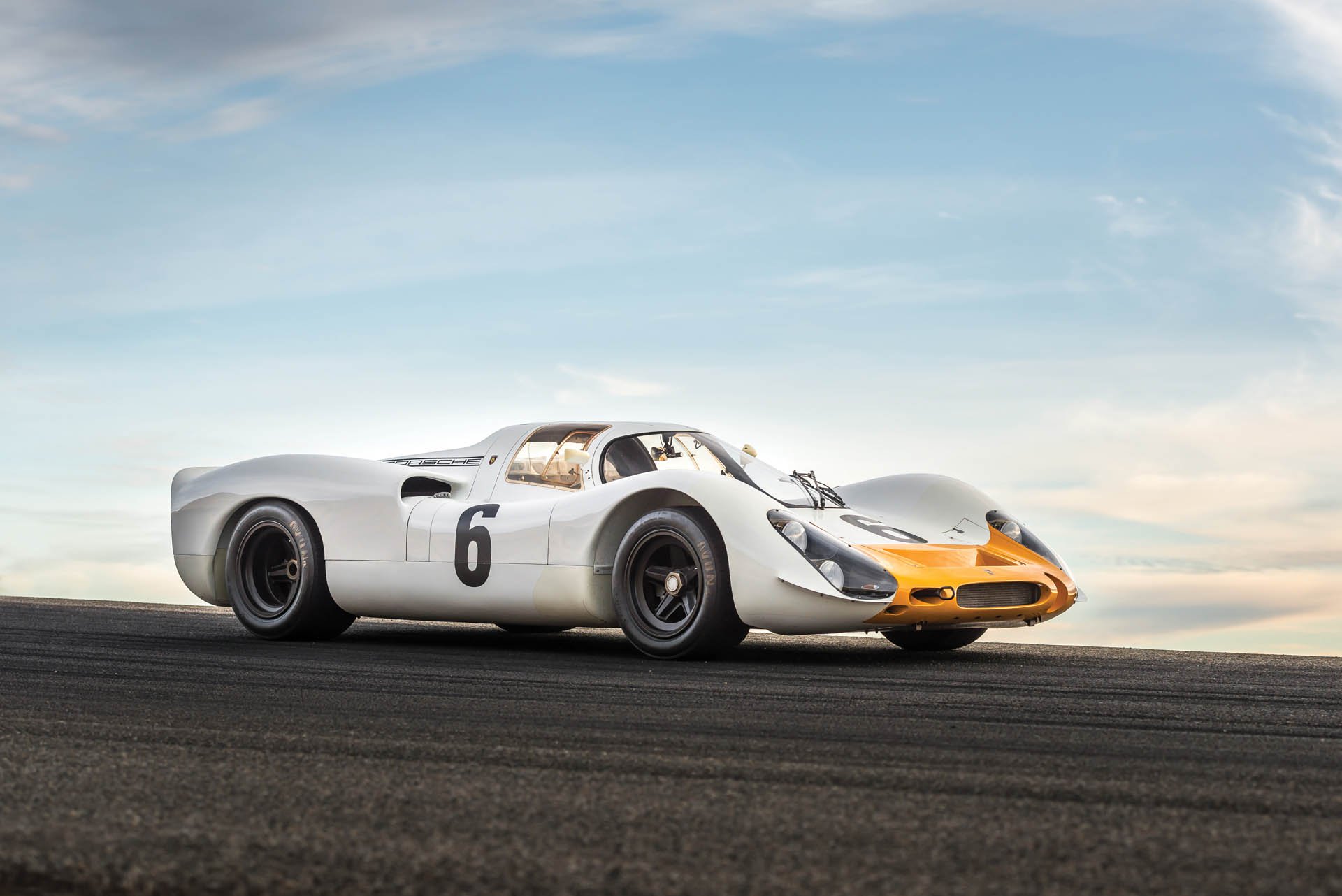 Porsche 908 