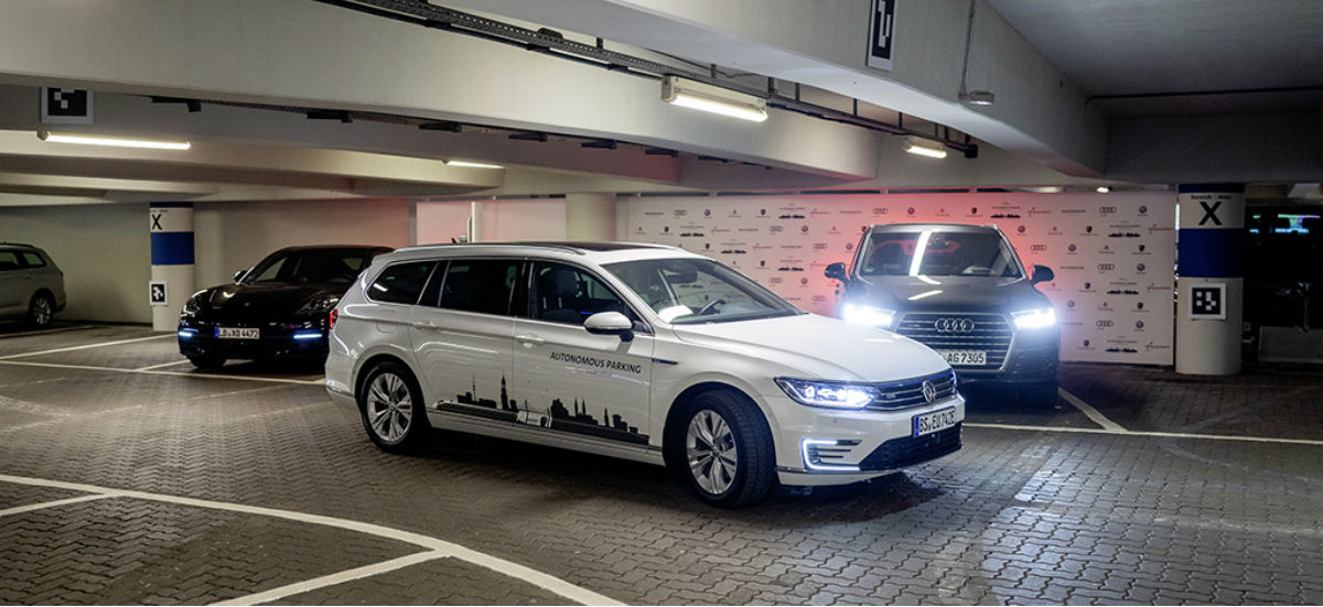 Volkswagen ma pomysł: ty wysiadasz, samochód parkuje sam!
