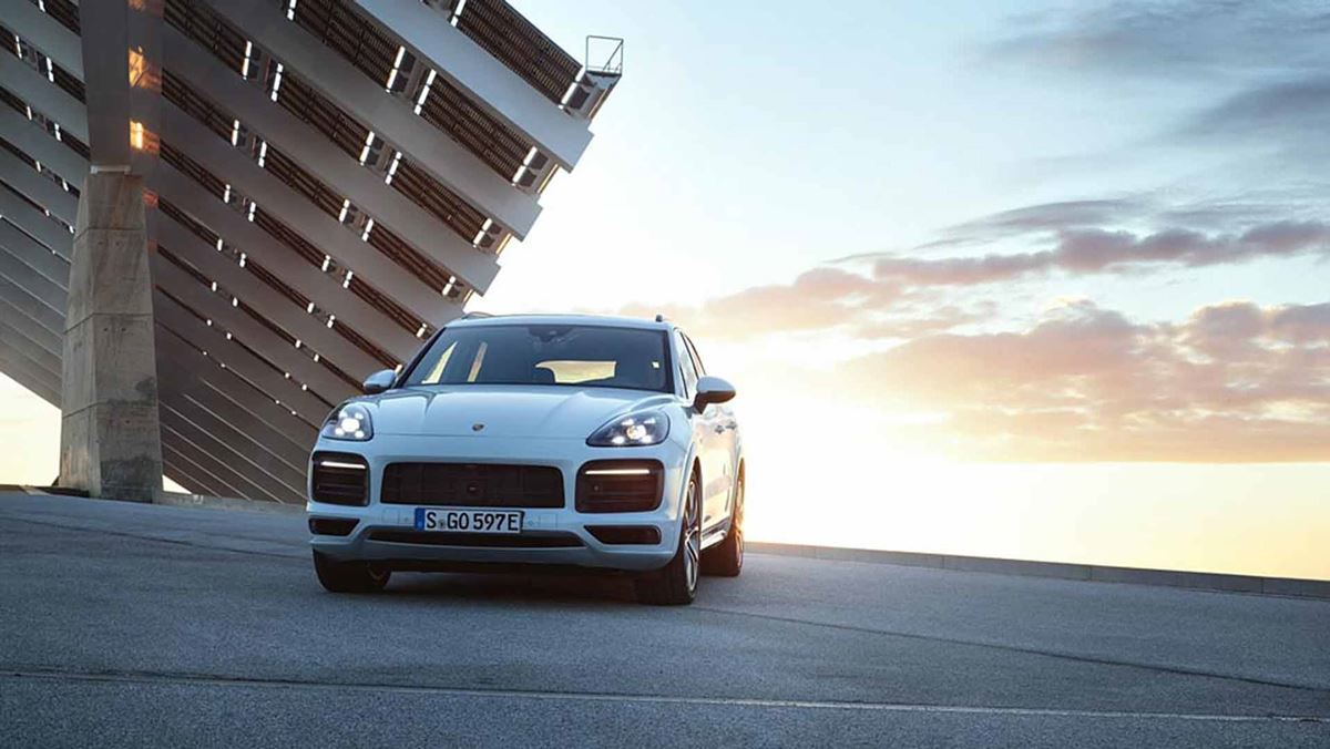Cayenne-Hybrid-2