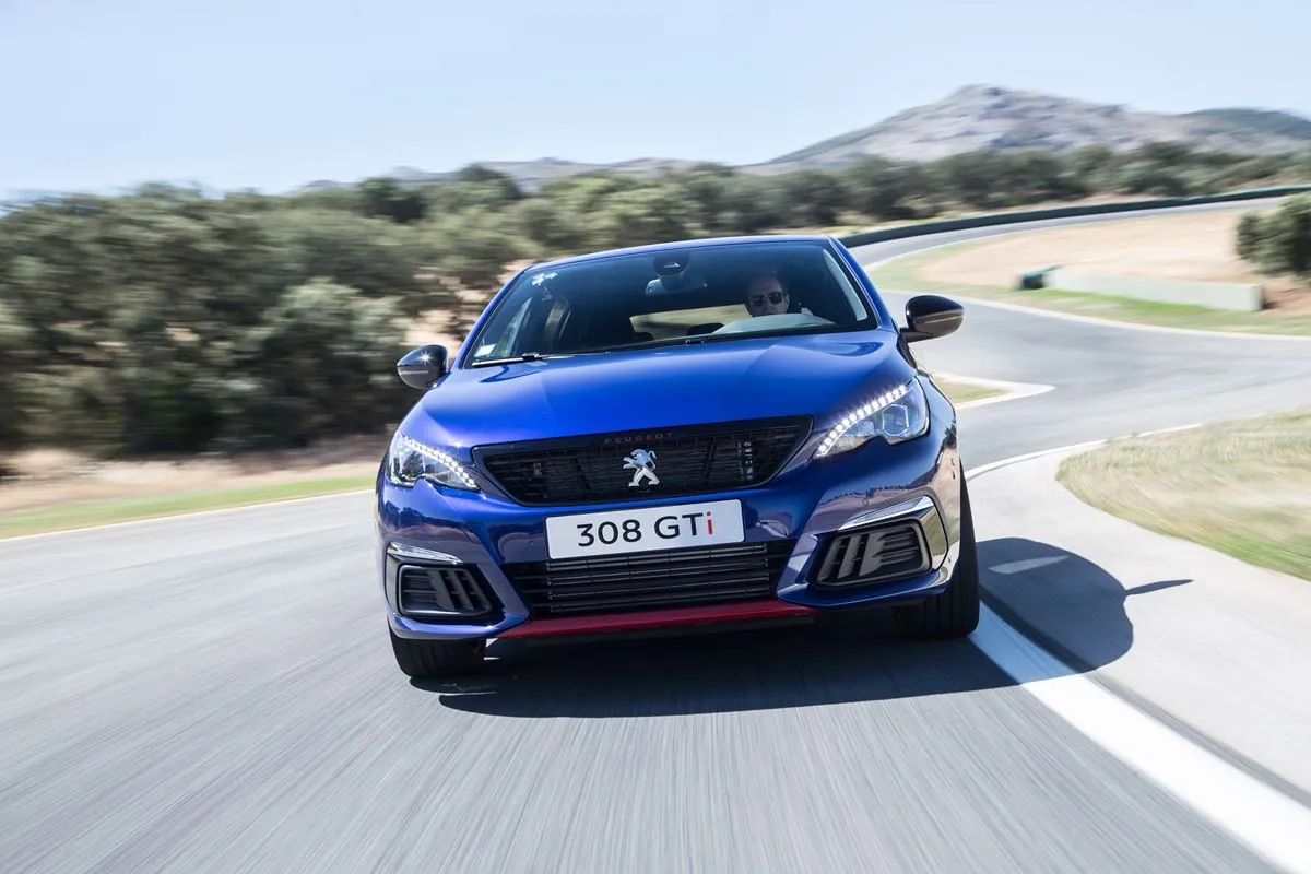 Peugeot-308-GTI-2