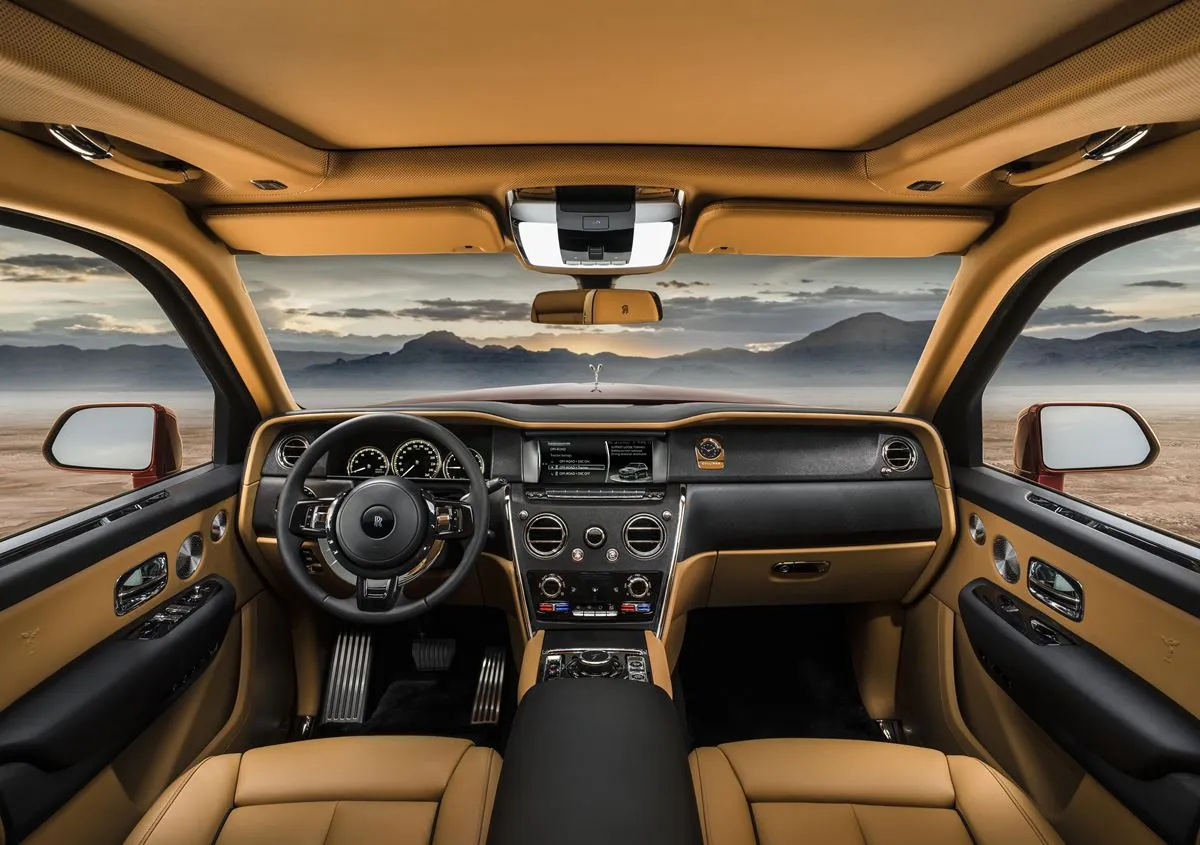 Rolls-Royce-Cullinan-kokpit