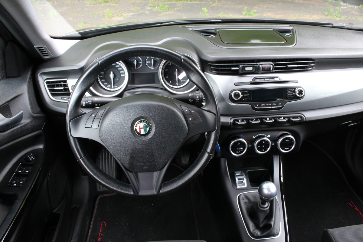 alfa romeo giulietta używane 