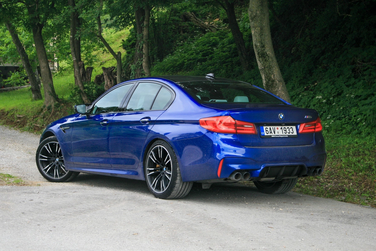 Jak jeździ nowe BMW M5? Sprawdzamy to w różnych warunkach