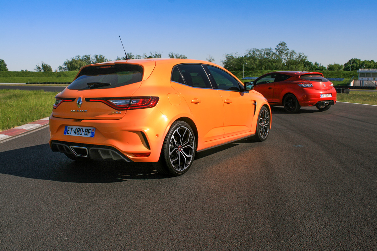 renault-megane-rs-16 