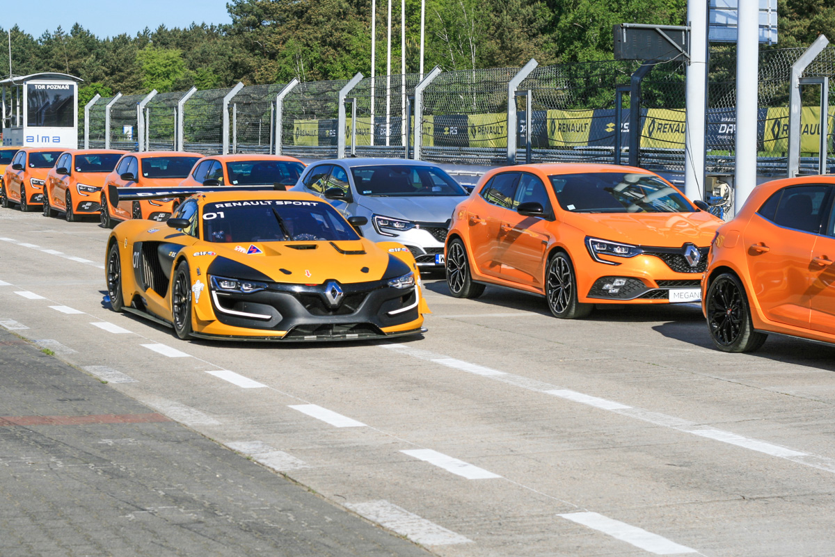 renault-megane-rs-24 