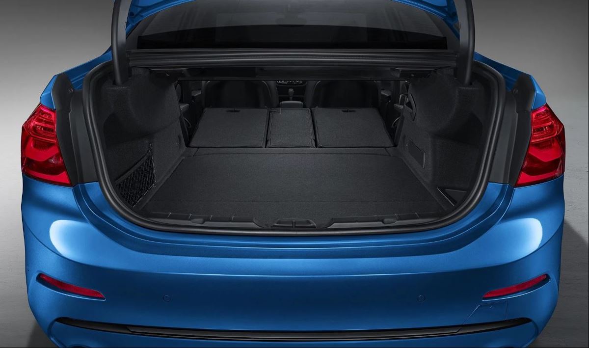 BMW-1-sedan-4