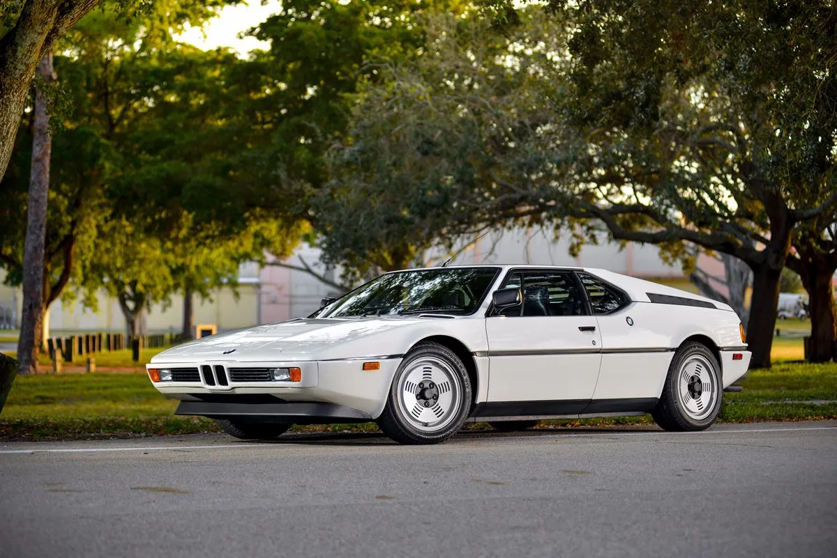 BMW-M1-6 