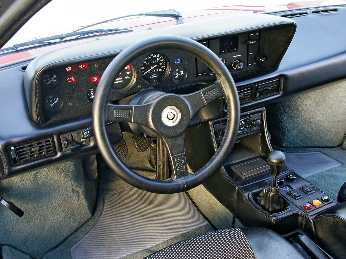 BMW-M1-Wnetrze 
