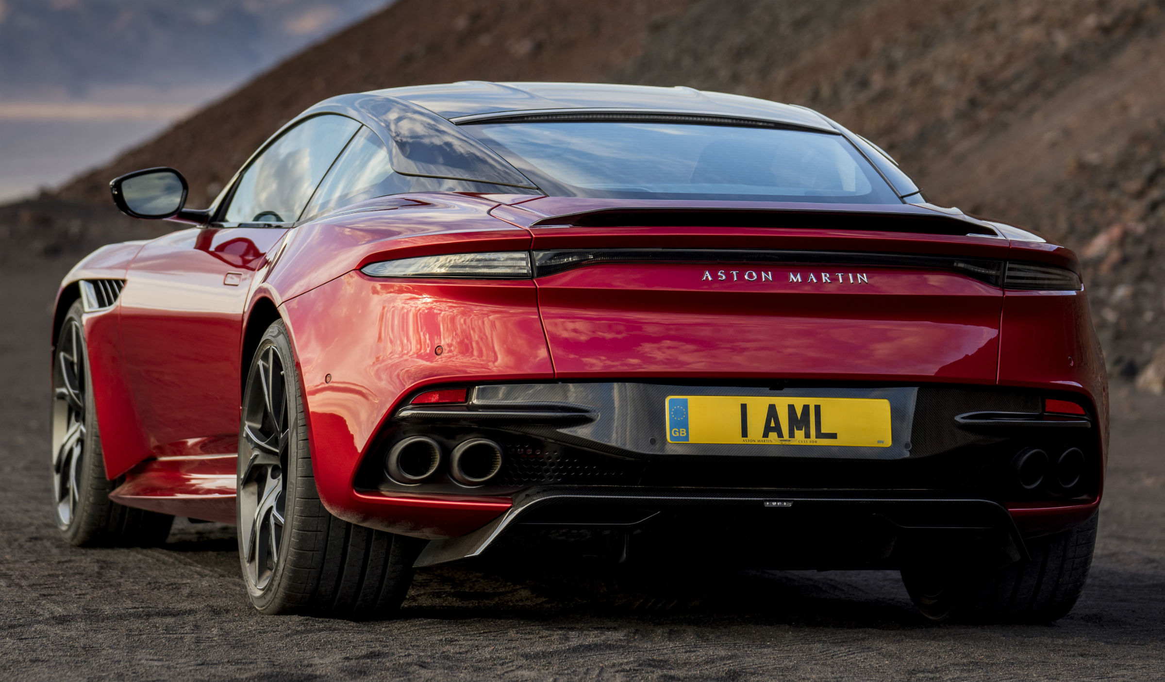 Aston Martin DBS Superleggera 
