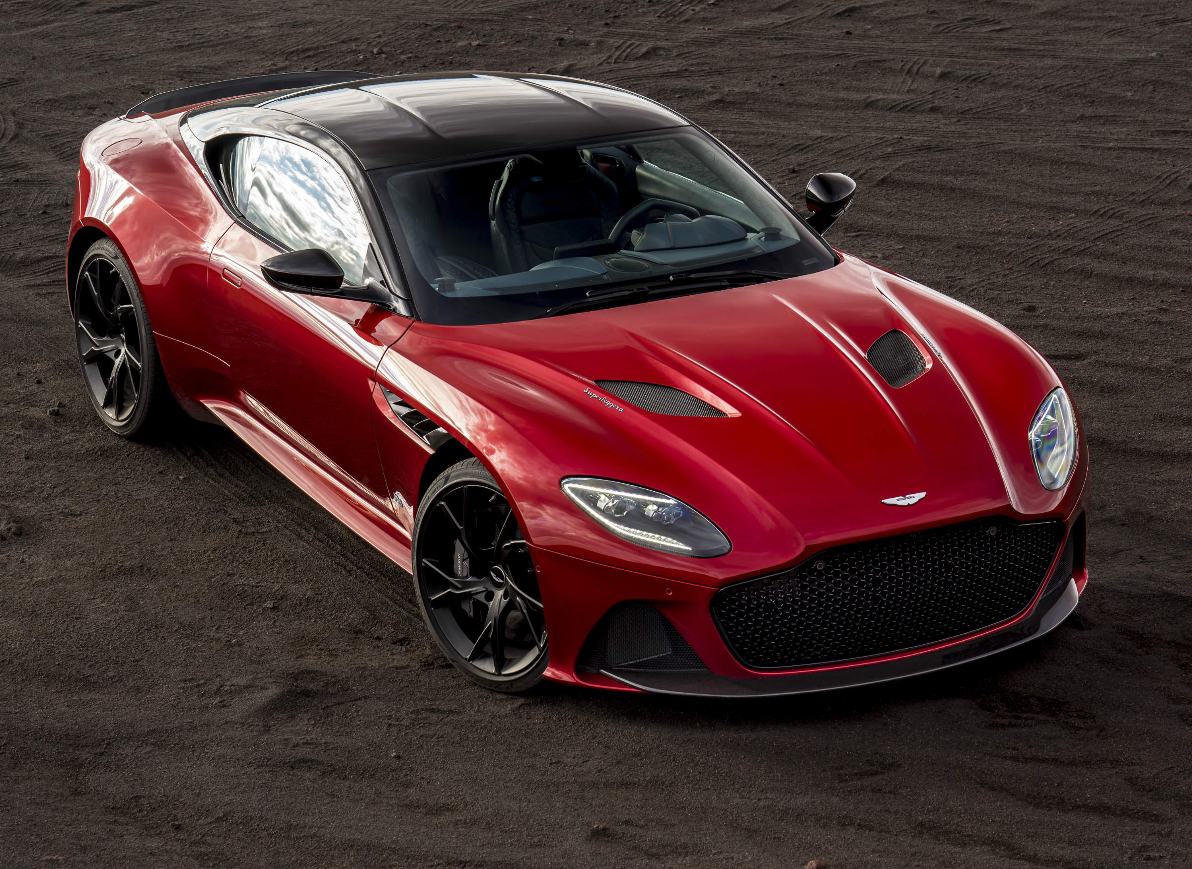 Aston Martin DBS Superleggera 
