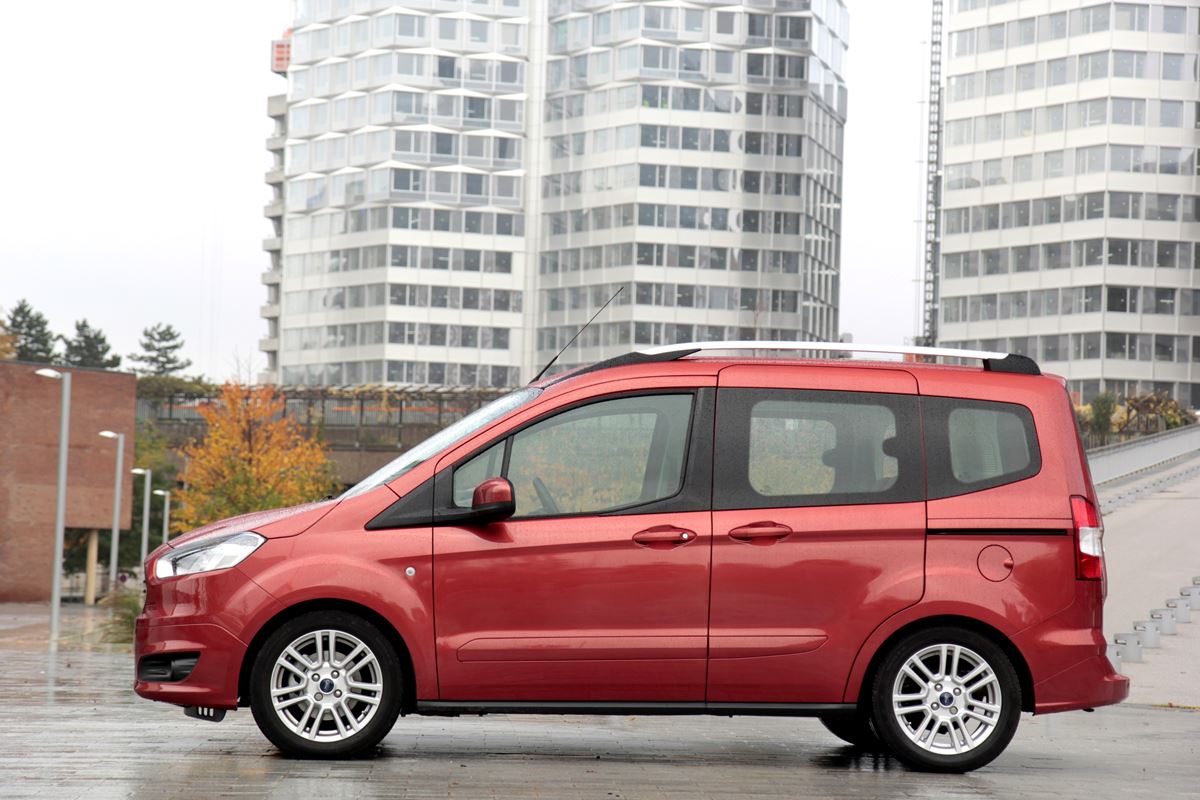 Ford-Turneo-Courier-2