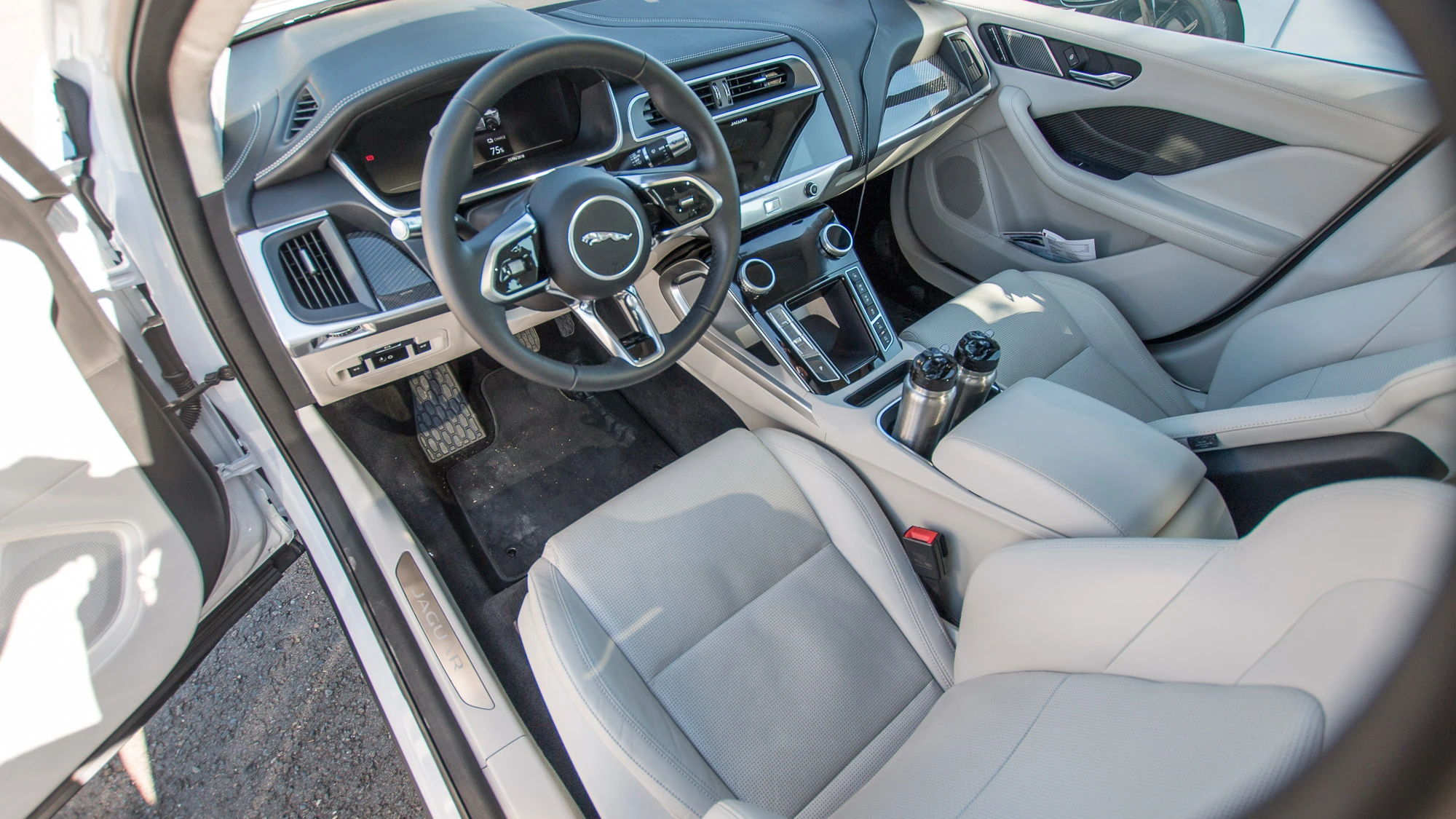 Jaguar-I-Pace-24 