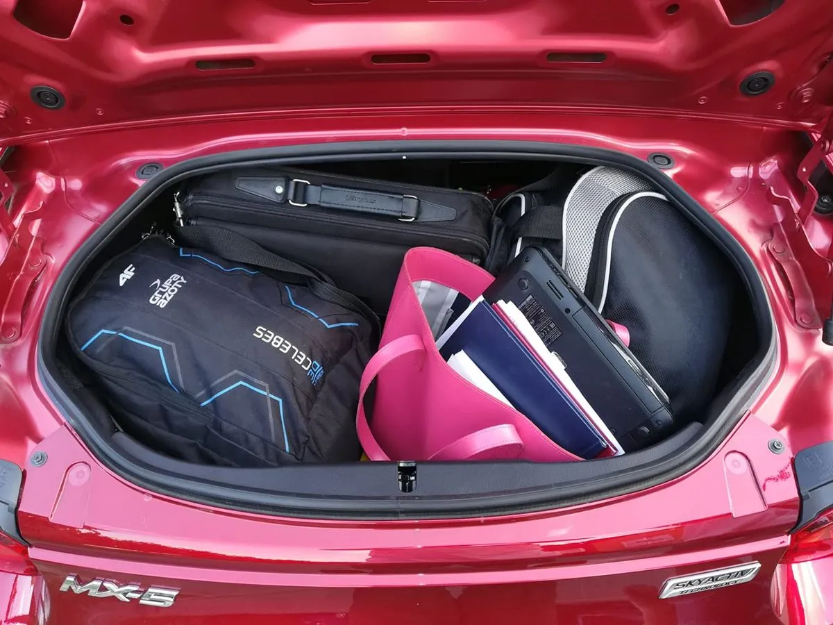 MX-5 bagaznik 