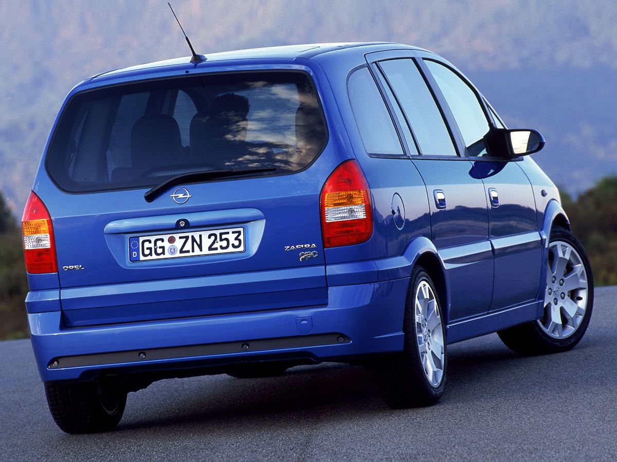 Opel-Zafira-7 