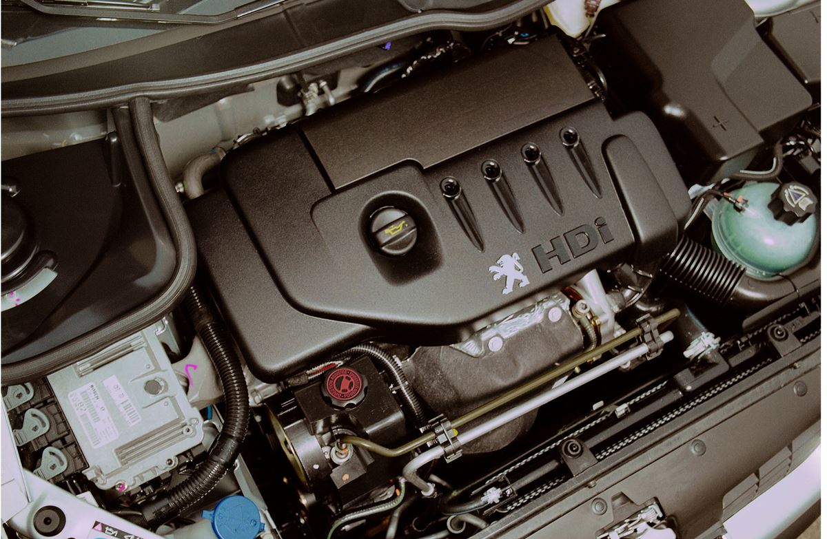 Peugeot-206-silnik