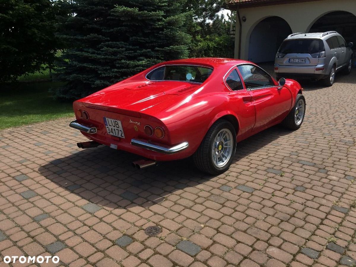 Replika-Ferrari-Dino-3