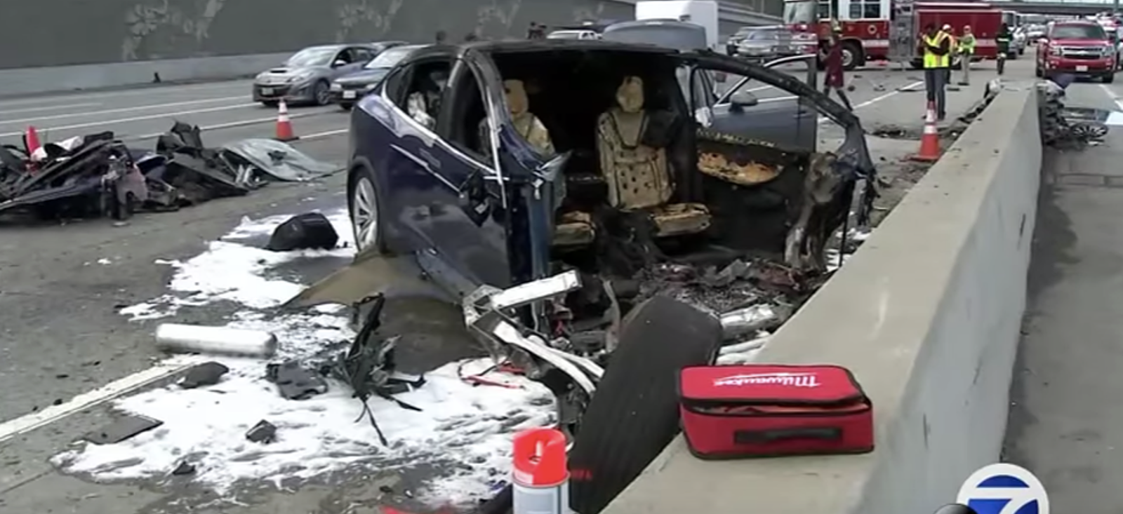 tesla wypadek autopilot