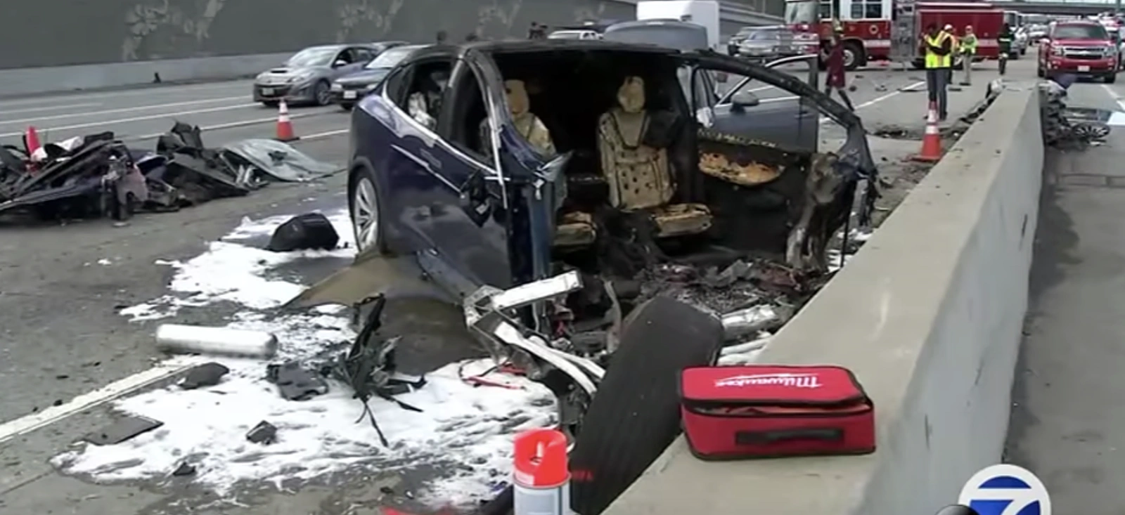 tesla wypadek autopilot