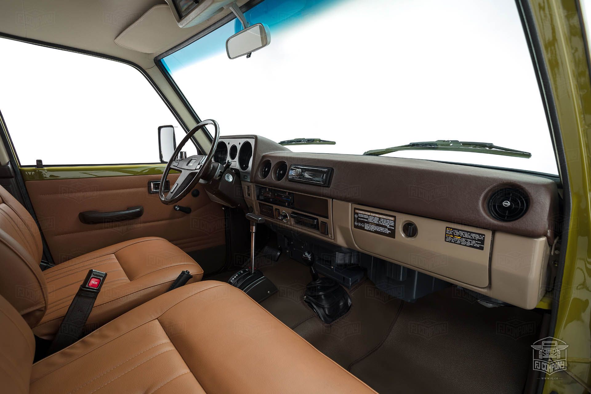 Toyota-Land-Cruiser-FJ62-restomod-3