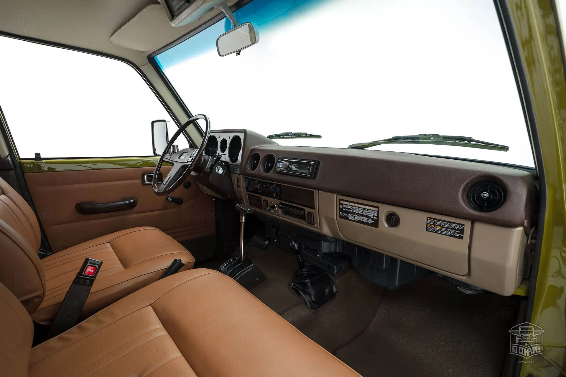 Toyota-Land-Cruiser-FJ62-restomod-3