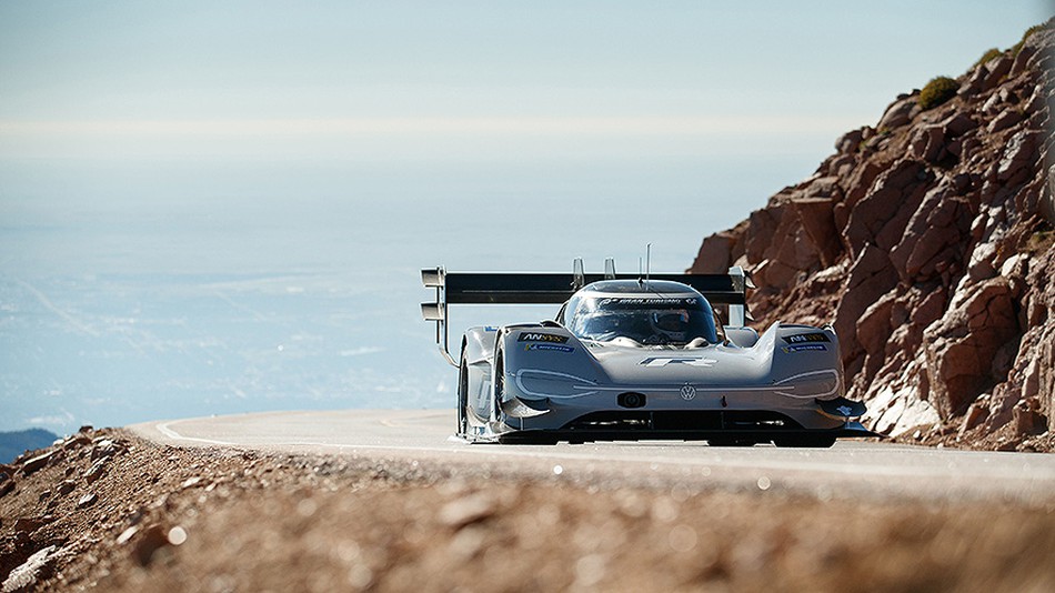 Volkswagen-Pikes-Peak-1 