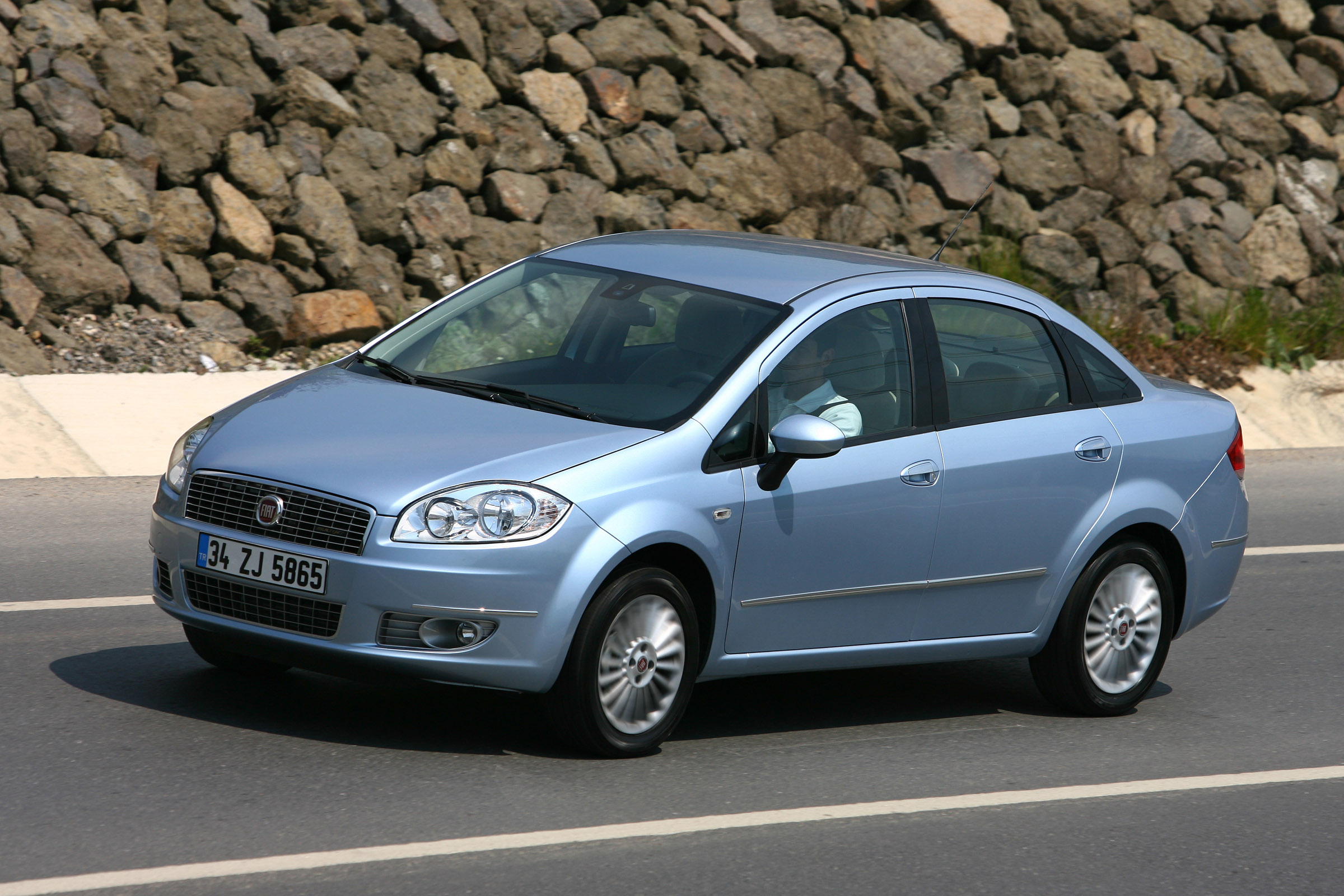 Fiat Linea samochód dla starszych 