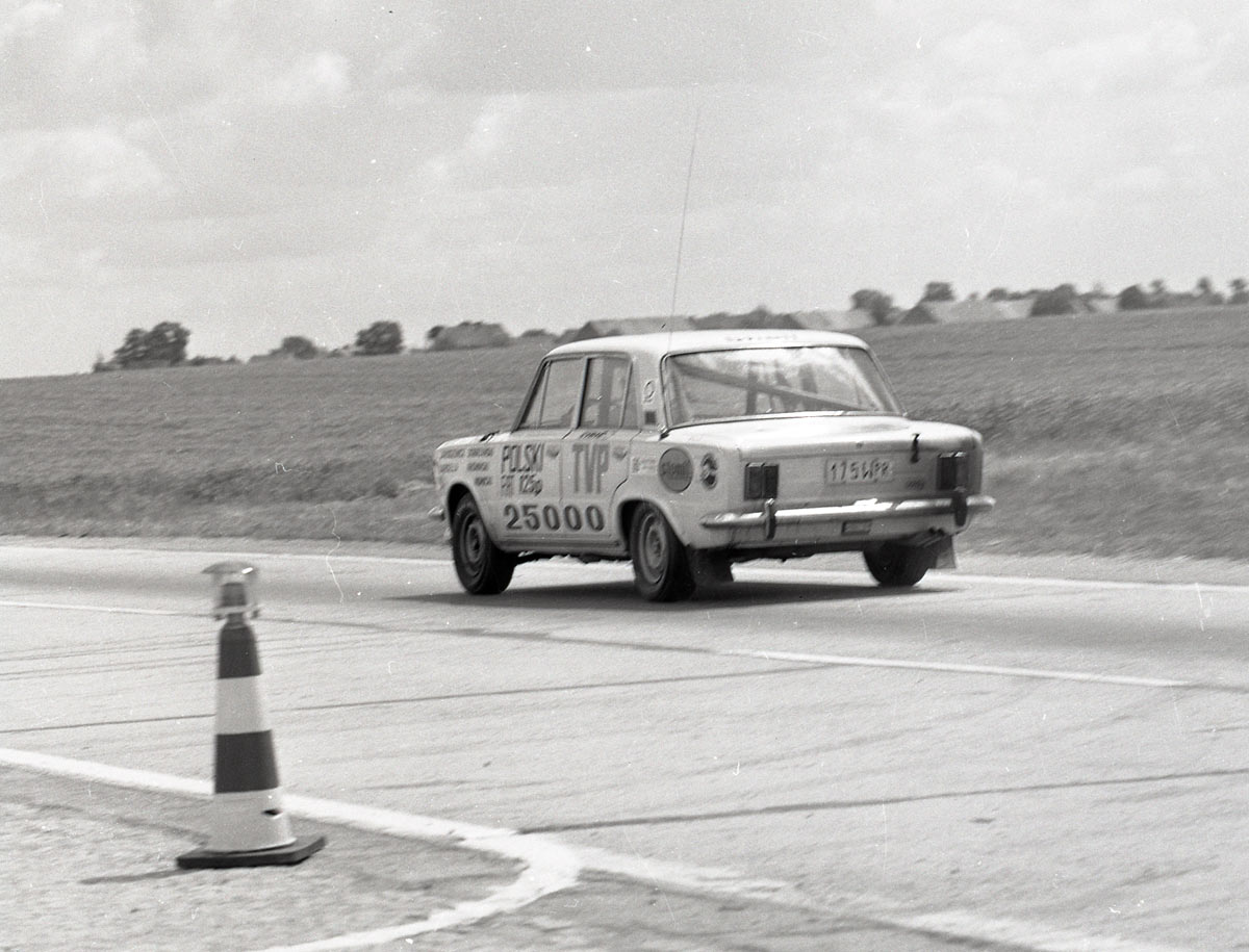 Polski Fiat 125p rekord 