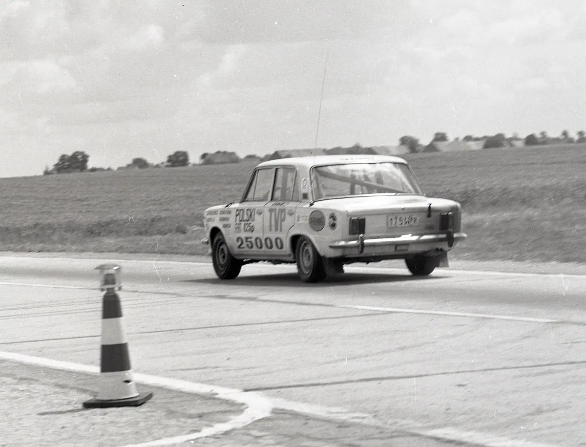 Polski Fiat 125p rekord 